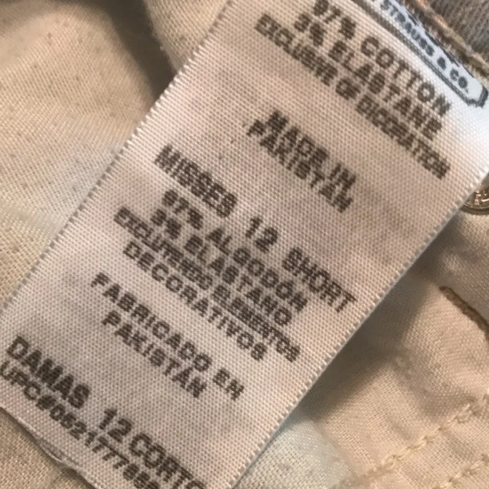 ❤️(51) Ladies Levi’s low rise boot cut khaki jeans in great condition. 12 short - Picture 12 of 12